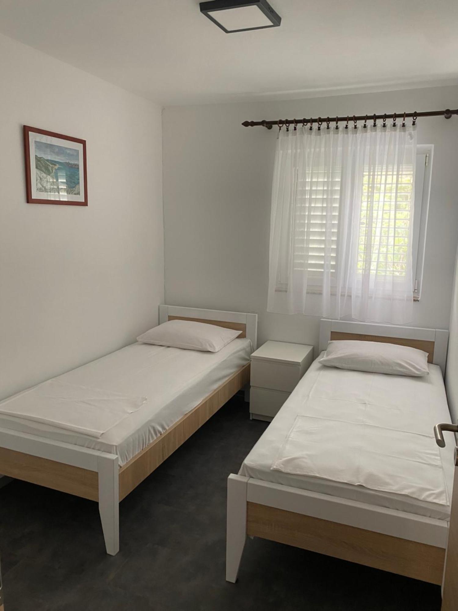 Apartmani Pozega Паг Екстериор снимка